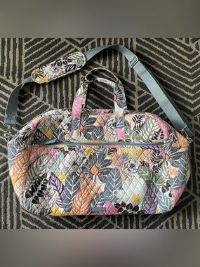 Vera Bradley Quilted Cotton Palm Floral Weekender bag